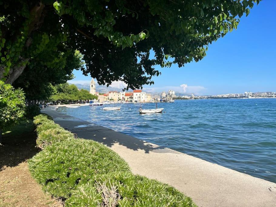 Apartment Kalliope, 200M Sea Kaštela Buitenkant foto